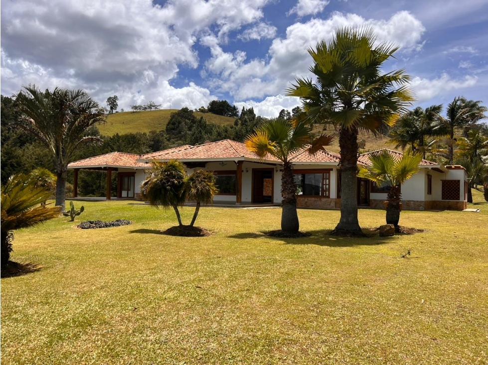 BEAUTIFUL COUNTRY HOUSE FOR SALE IN CABECERAS OF LLANOGRANDE-RIONEGRO — foto 3