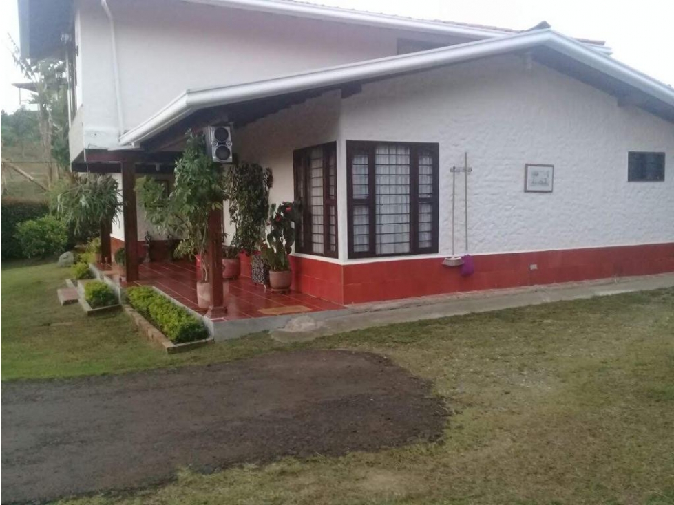 HERMOSA FINCA EN VENTA EN EXCELENTE UBICACIÓN EN EL CARMEN DE VIBORAL — foto 2