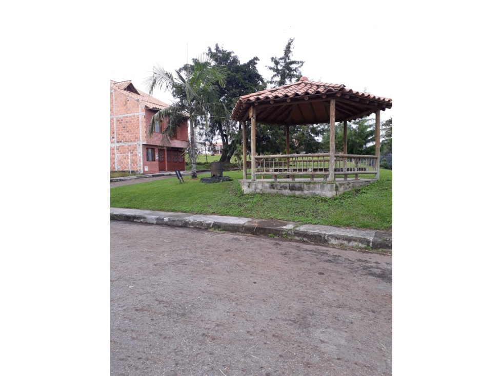LINDOS LOTES URBANOS EN VENTA ESQUINEROS Y MEDIANEROS DE OPORTUNIDAD - 5