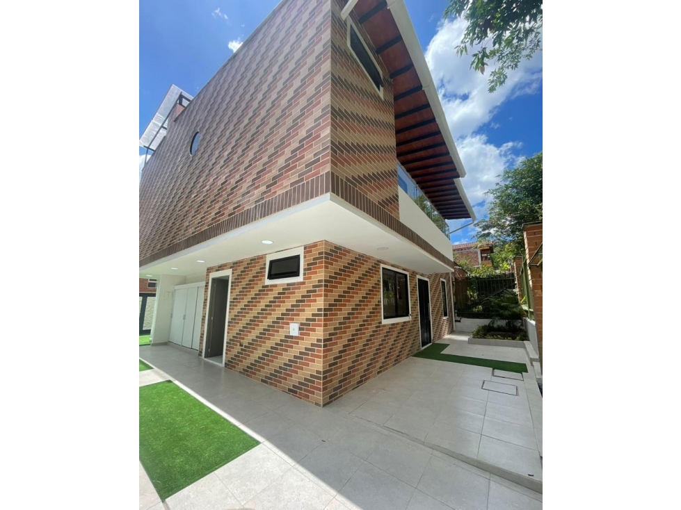 ESPECTACULAR CASA EN VENTA SABANETA - 1