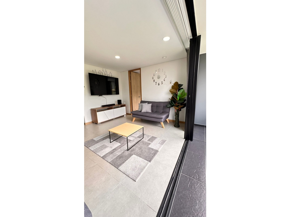 ESPECTACULAR APARTAMENTO EN ARRIENDO POBLADO MEDELLÍN — foto 3