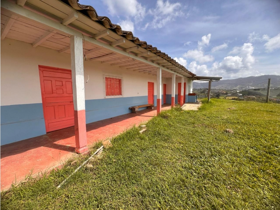 HERMOSA FINCA TRADICIONAL EN VENTA EL CARMEN DE VIBORAL — foto 2