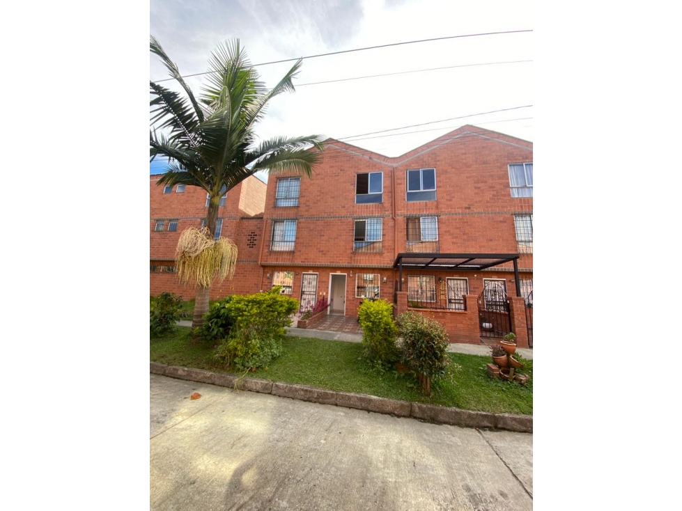 HERMOSA CASA EN VENTA EN EL PORVENIR