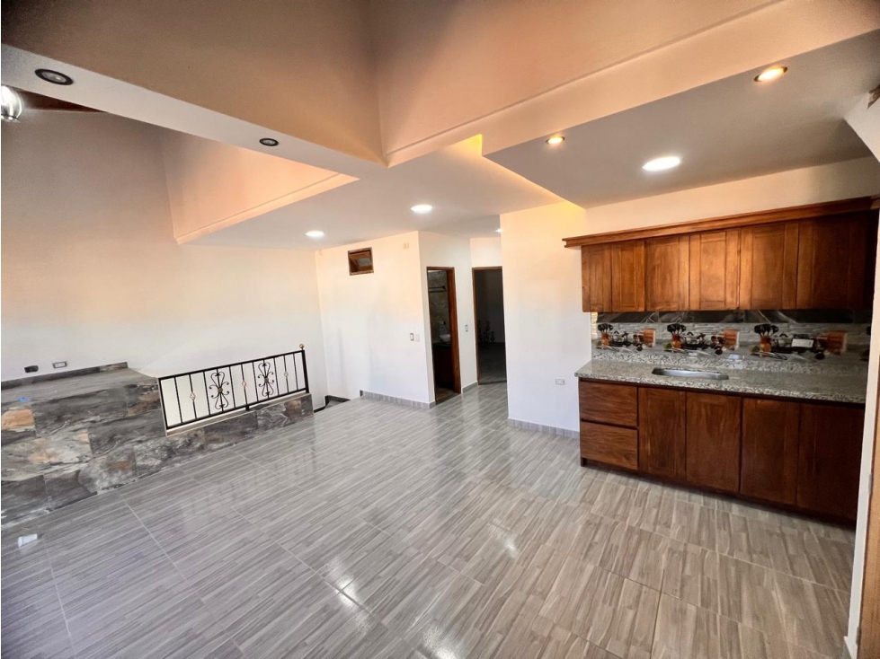 CASA EN VENTA DE SEGUNDO... PISO MAS MANSARDA EL CARMEN DE VIBORAL — foto 2