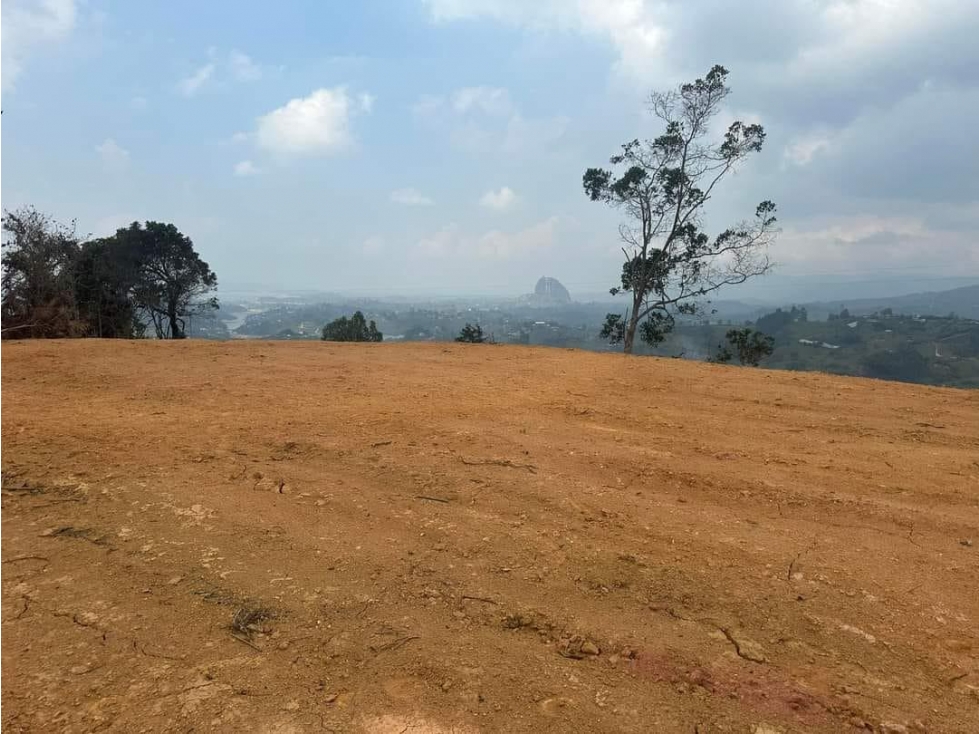 ENCANTADOR LOTE EN VENTA EL PEÑOL VISTA A LA PIEDRA - 4