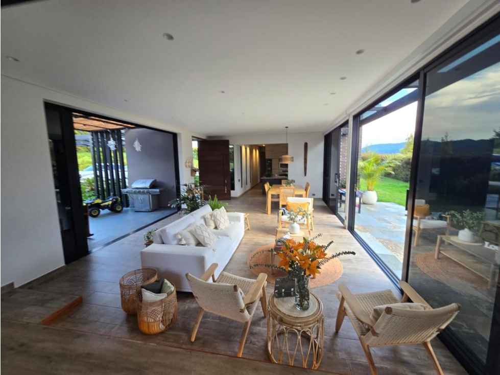 ESPECTACULAR CASA EN VENTA ALTOS DE PALMAS — foto 3