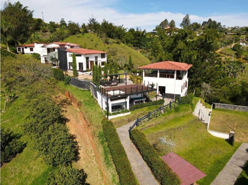 ESPECTACULAR FINCA EN VENTA GUATAPE - 4