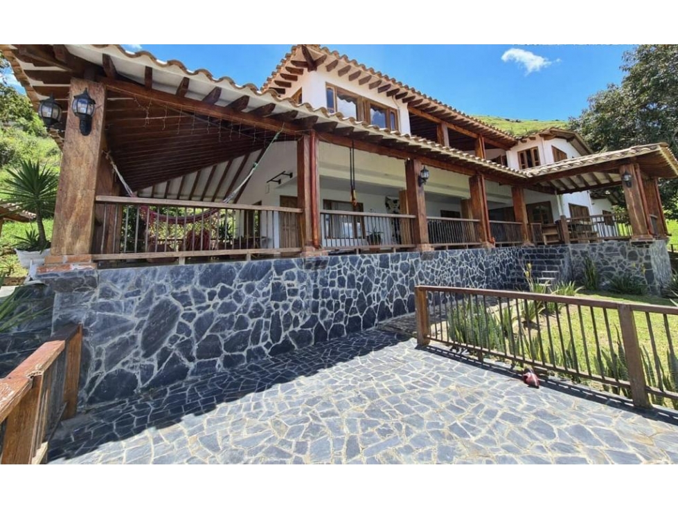 ESPECTACULAR FINCA EN VENTA COPACABANA - 4
