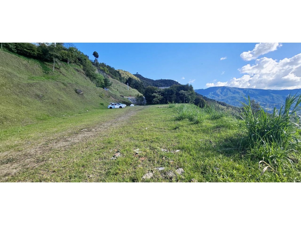 ENCANTADOR LOTE EN VENTA ALTO DE PALMAS — foto 4