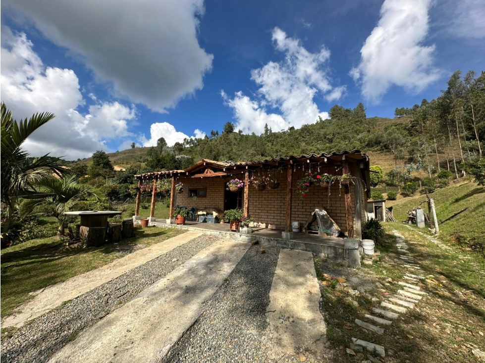 LINDA FINCA EN VENTA GUARNE