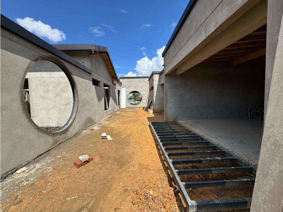 DESPANPANANTE CASA FINCA EN CONSTRUCCION — foto 2