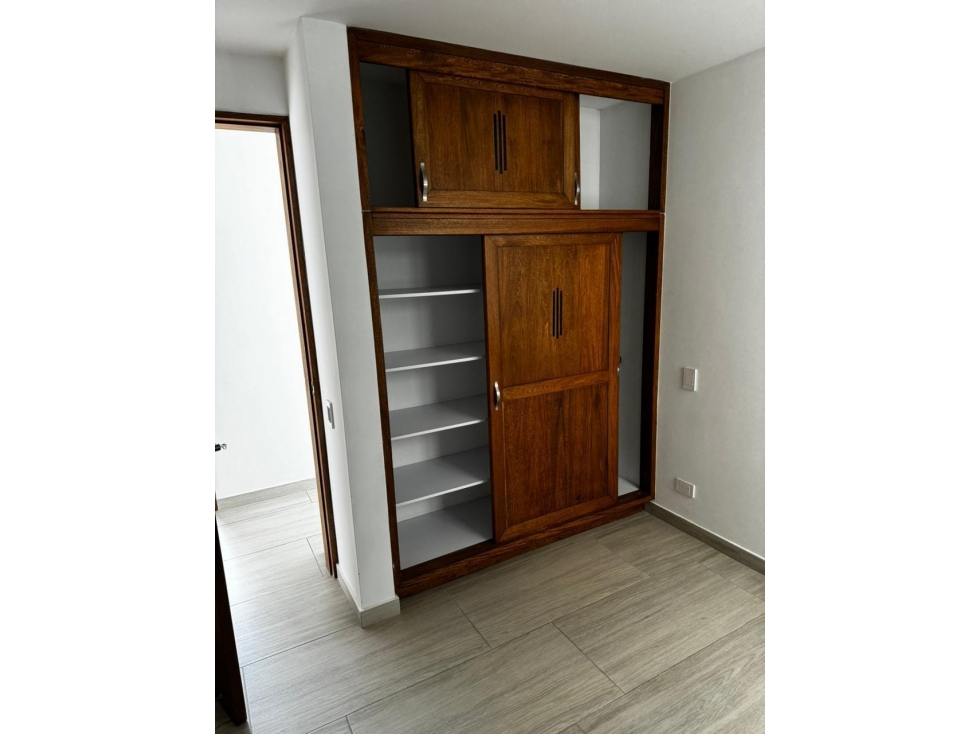 HERMOSO APARTAMENTO SOBRE FACHADA EN VENTA CON EXCELENTE UBICACIÓN — foto 4
