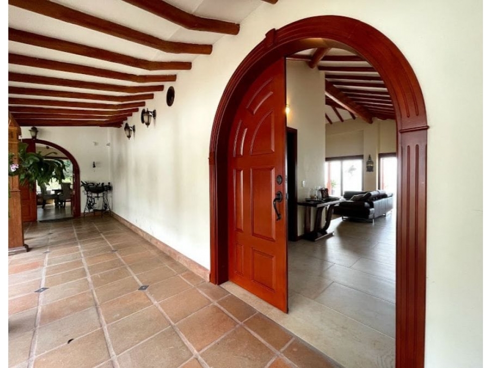 ESPECTACULAR CASA EN VENTA ALTO DE PALMAS — foto 4