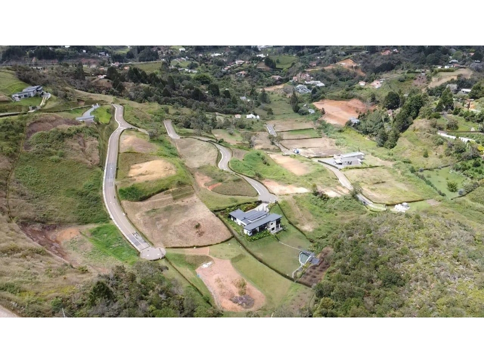 ENCANTADOR LOTE EN VENTA CERCA AL AEROPUERTO RIONEGRO — foto 4