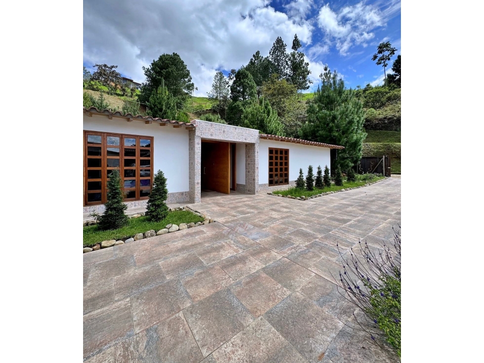 ENCANTADORA CASA CAMPESTRE EN VENTA LA CEJA