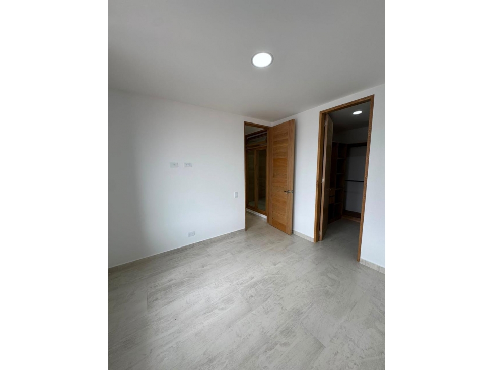 ACOGEDOR APARTAMENTO EN RENTA EL CARMEN DE VIBORAL — foto 4