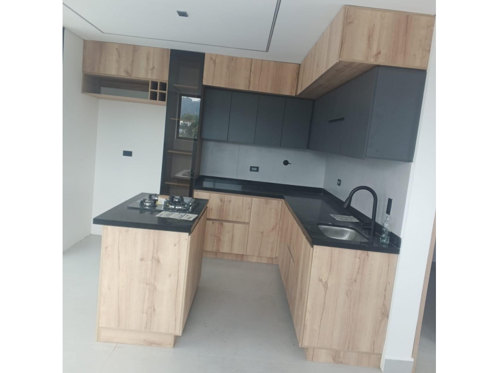 LINDA CASA ESQUINERA EN VENTA LA CEJA — foto 3