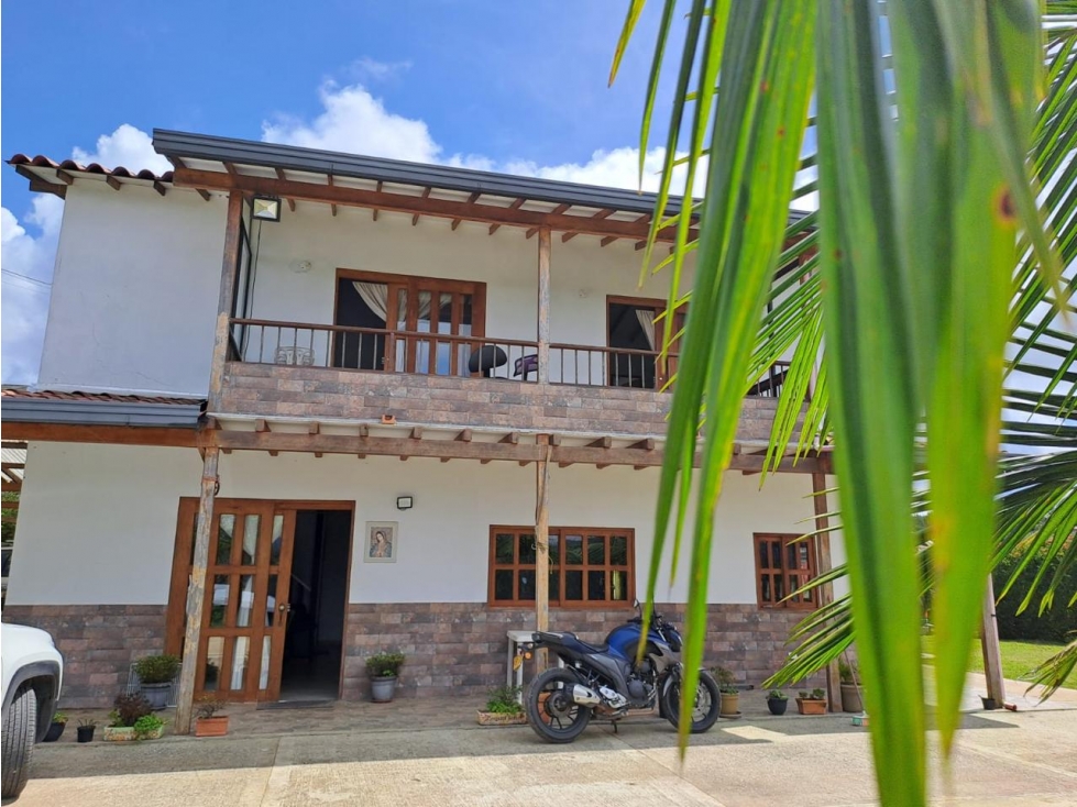 LINDA CASA FINCA EN VENTA MARINILLA-ANTIOQUIA