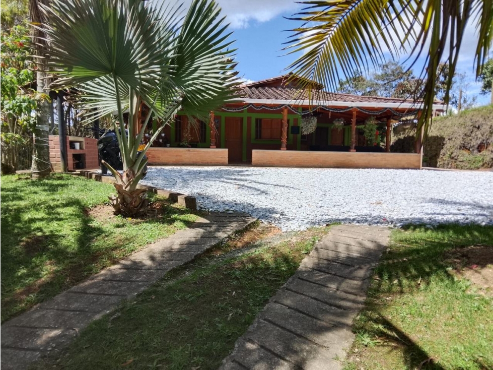 HERMOSA FINCA EN VENTA SAN VICENTE CERCA A LA AUTOPISTA