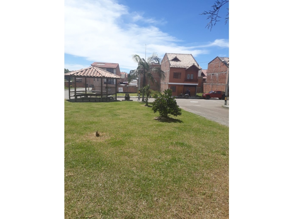 LINDOS LOTES URBANOS EN VENTA ESQUINEROS Y MEDIANEROS DE OPORTUNIDAD - 1