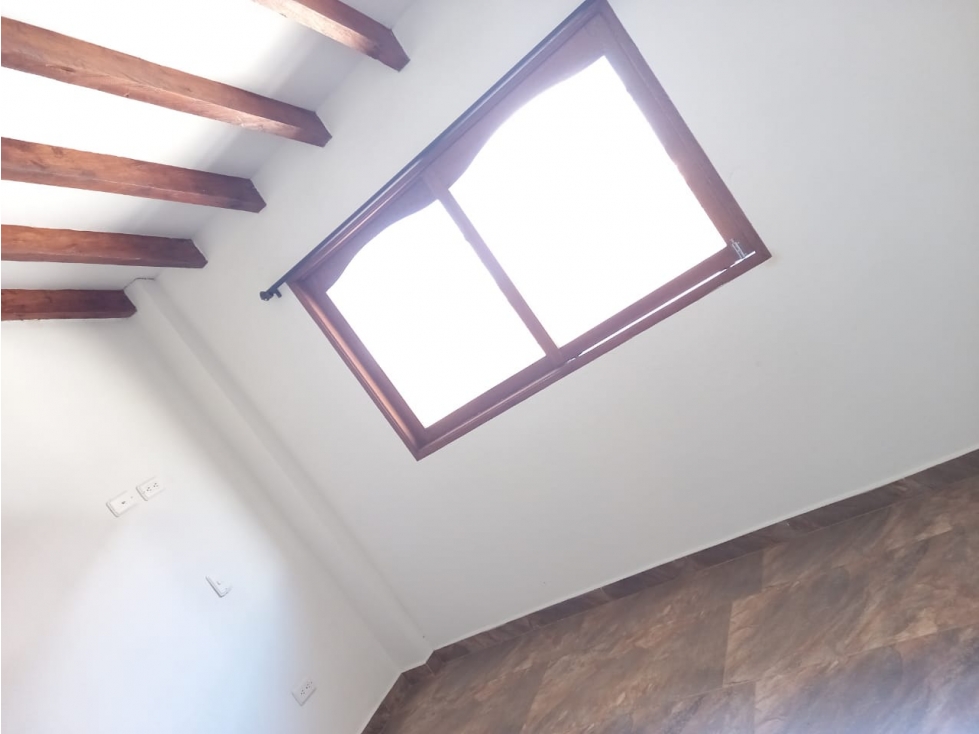 LINDO APARTAMENTO EN SEGUNDO PISO CON MANSARDA DE OPORTUNIDAD EN VENTA — foto 5