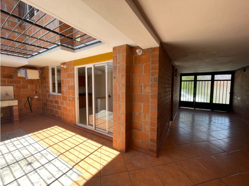 ENCANTADORA CASA EN VENTA RIONEGRO ANTIOQUIA