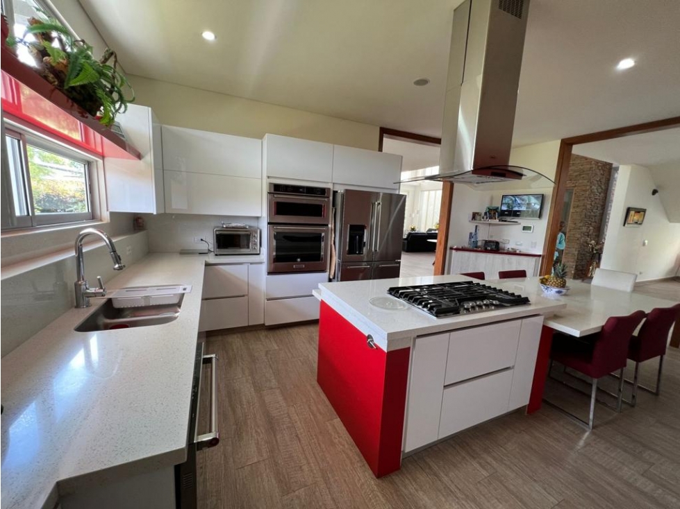 ESPECTACULAR CASA EN VENTA ALTO DE PALMAS — foto 3