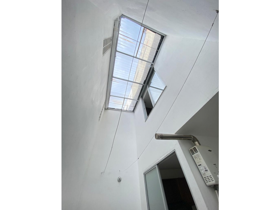 HERMOSA CASA EN VENTA EN EL PORVENIR — foto 5