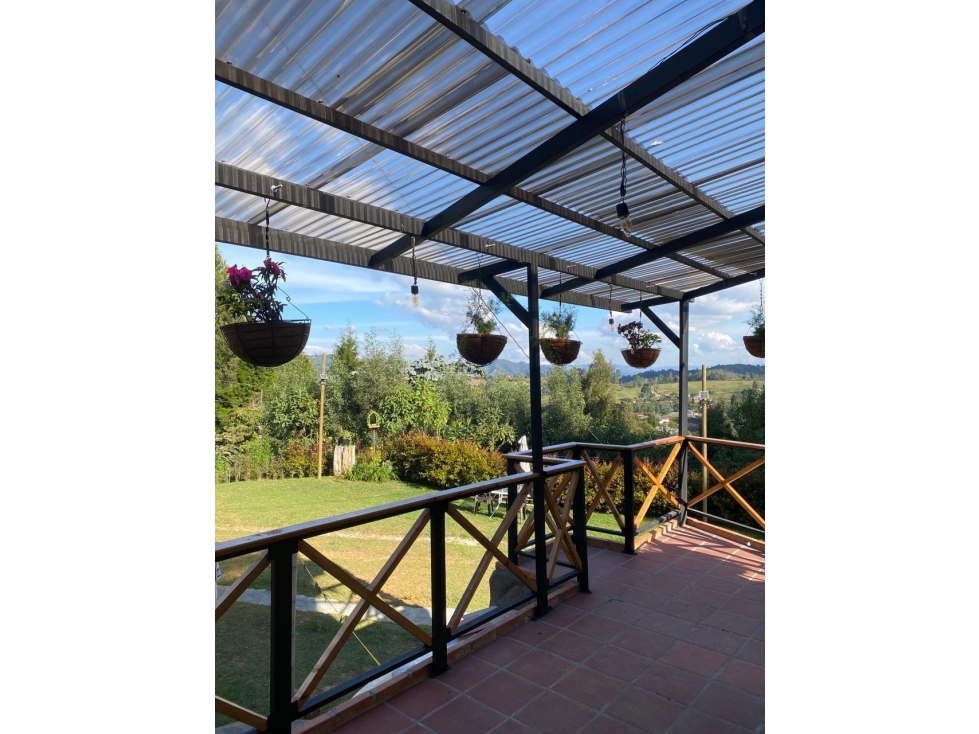 ENCANTADORA FINCA EN VENTA GUARNE LINDA VISTA — foto 2