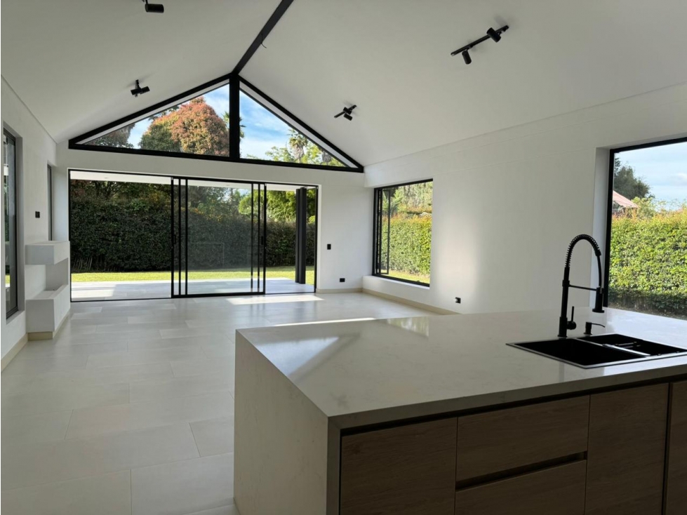 ESPECTACULAR CASA EN VENTA LLANOGRANDE — foto 4