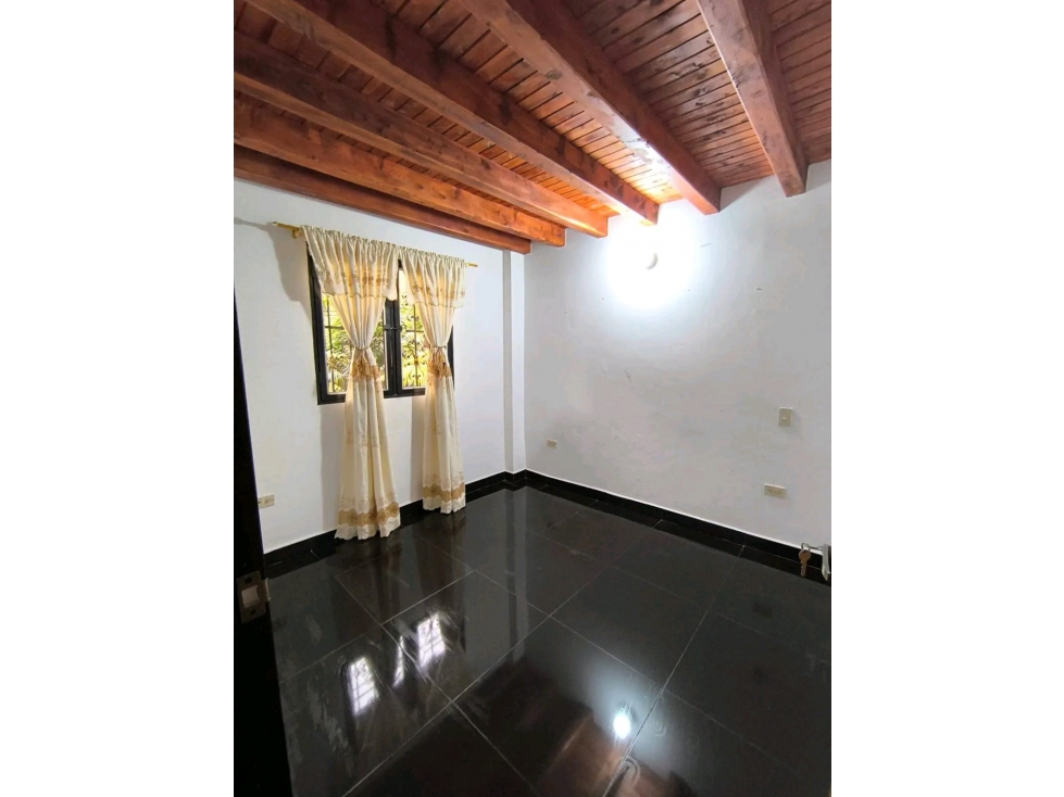 SE VENDE LINDA CASA UNIFAMILIAR DE TRES NIVELES EL CARMEN DE VIBORAL — foto 5