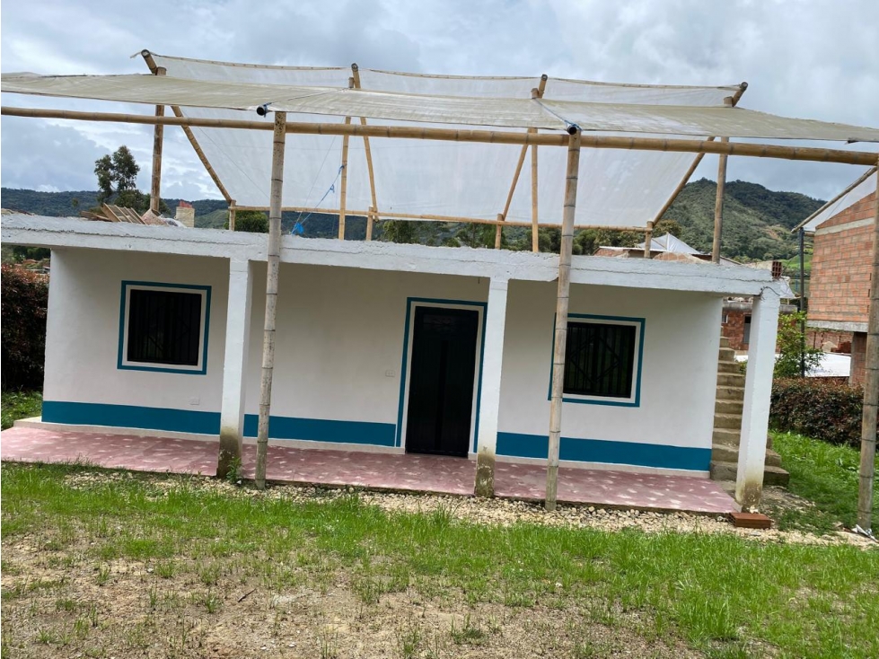 LINDA CASA FINCA TRADICIONAL EN VENTA EL CARMEN DE VIBORAL — foto 2