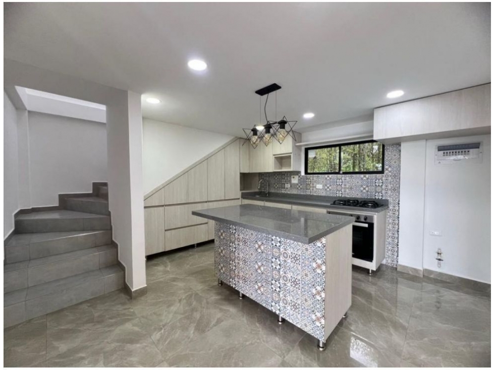 ENCANTADORA FINCA EN VENTA CERCA AL AEROPUERTO — foto 5