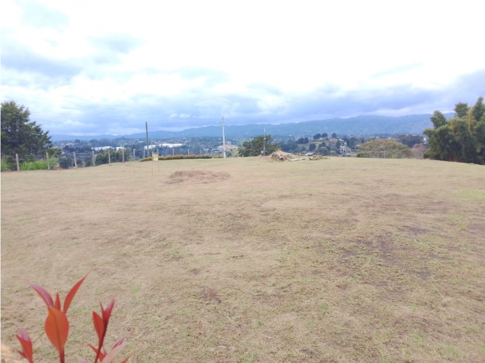 ENCANTADOR LOTE EN VENTA EN GUARNE ANTIOQUIA.