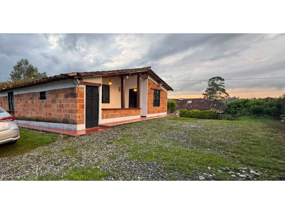 HERMOSA CASA FINCA EN VENTA LLANOGRANDE