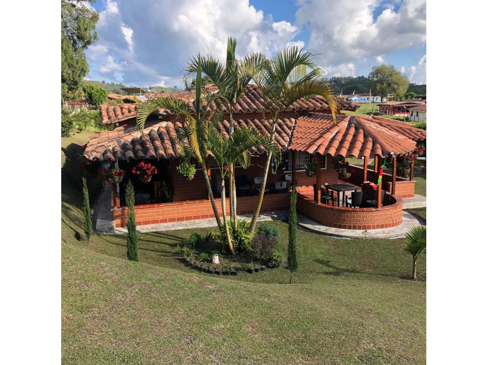 ENCANTADORA FINCA EN VENTA RIONEGRO