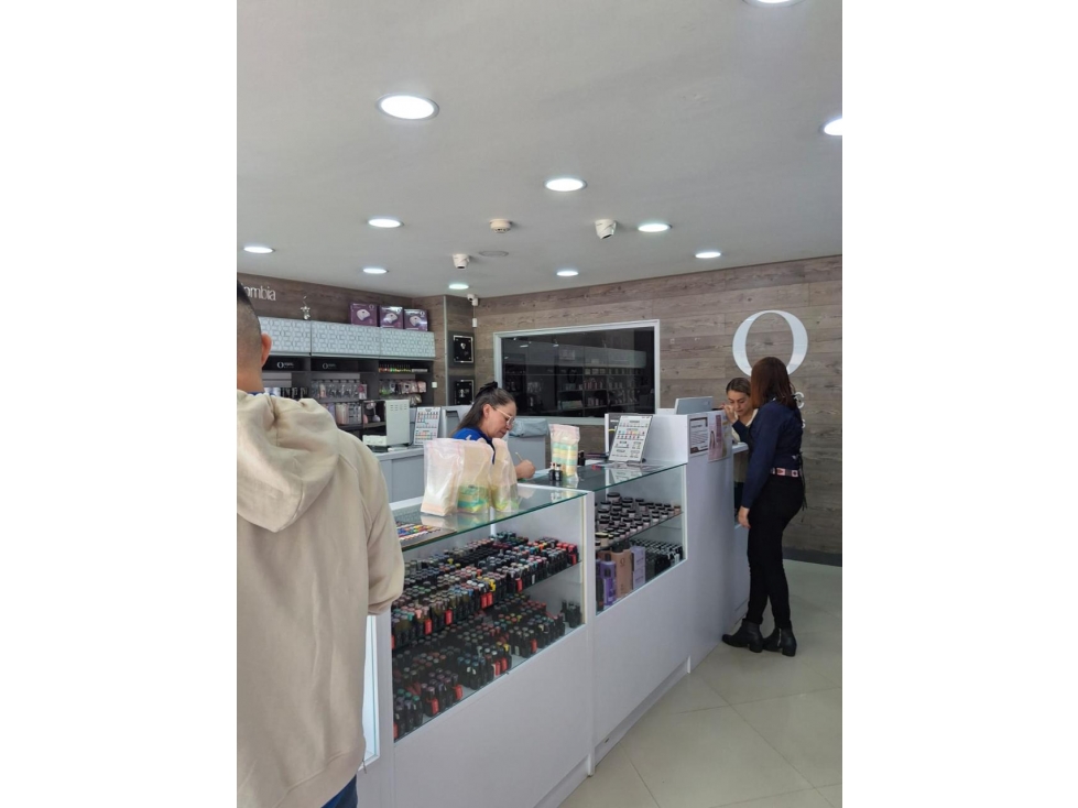 ESPECTACULAR LOCAL EN VENTA RIONEGRO CON RENTA ACTIVA — foto 5