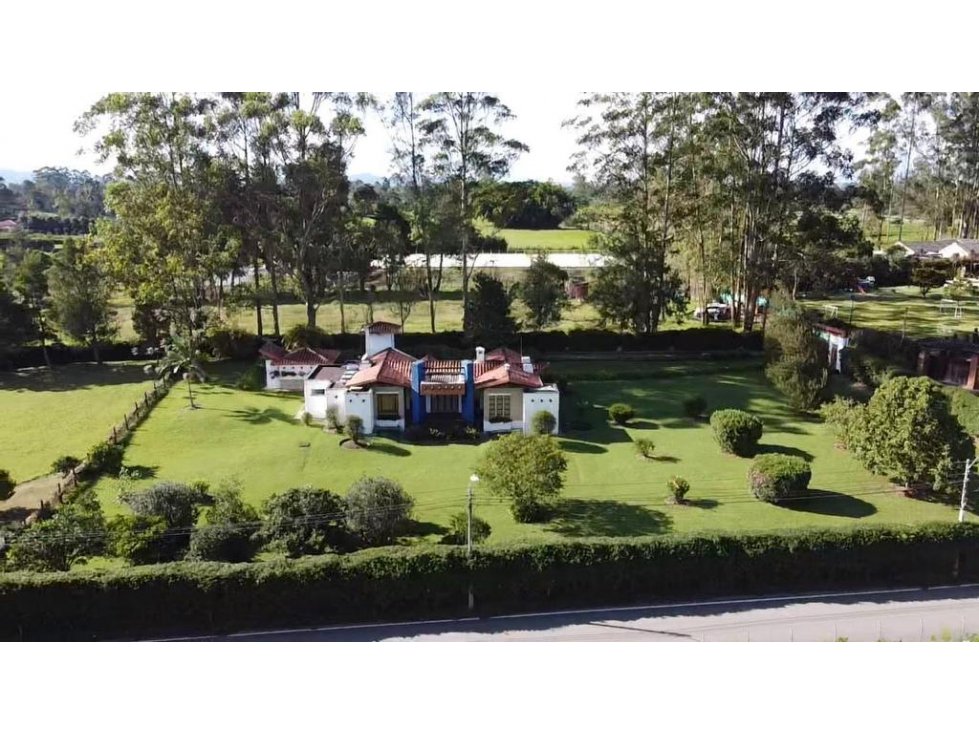 HERMOSA CASA FINCA EN VENTA SECTOR CLUB LLANOGRANDE RIONEGRO ANT. — foto 3