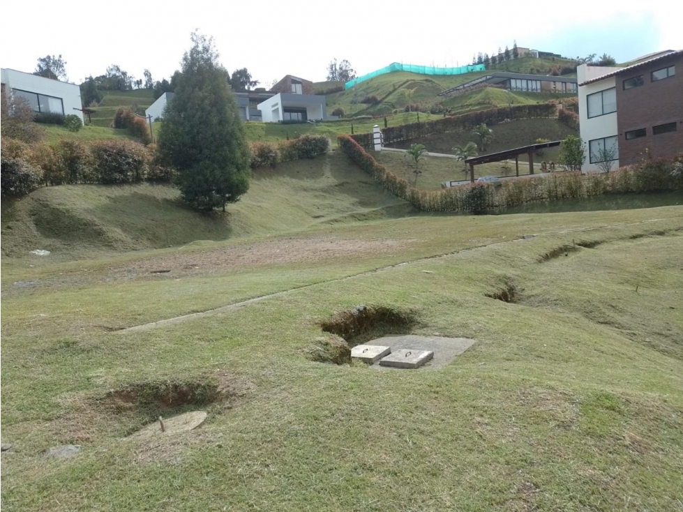 ENCANTADOR LOTE EN VENTA UBICADO EN PRESTIGIOSA PARCELACION RETIRO — foto 4