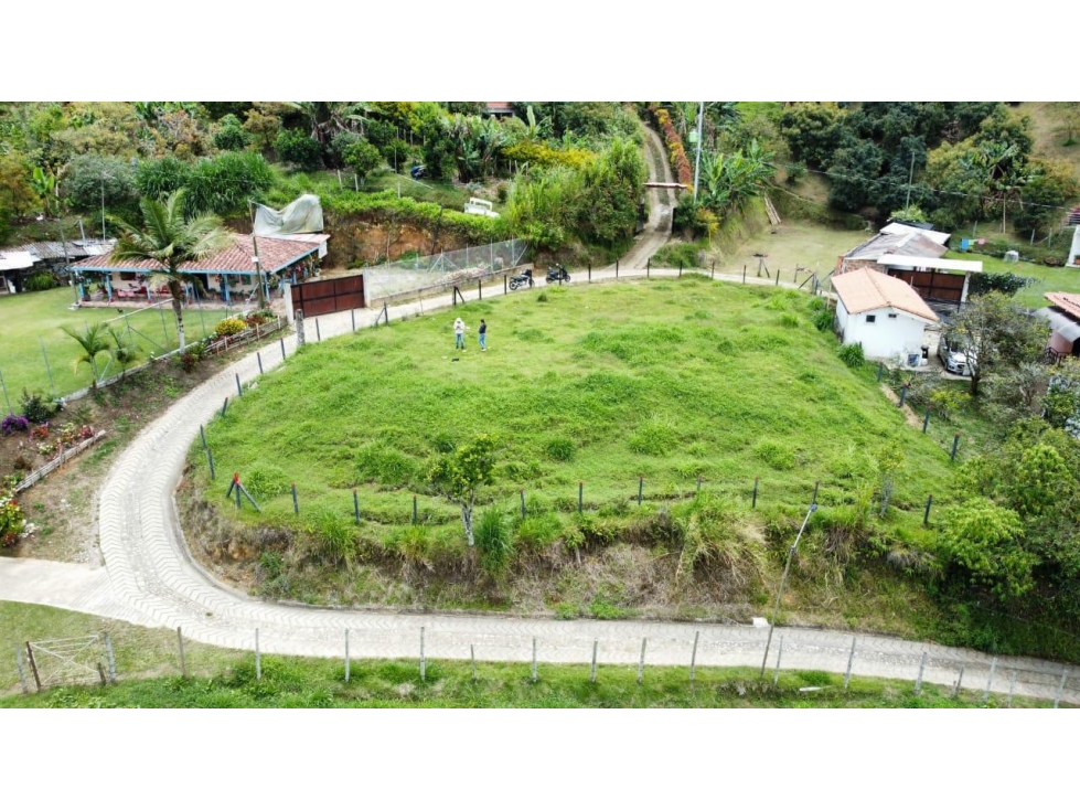 EXCELENTE LOTE EN VENTA EL PEÑOL ANTIOQUIA - 2