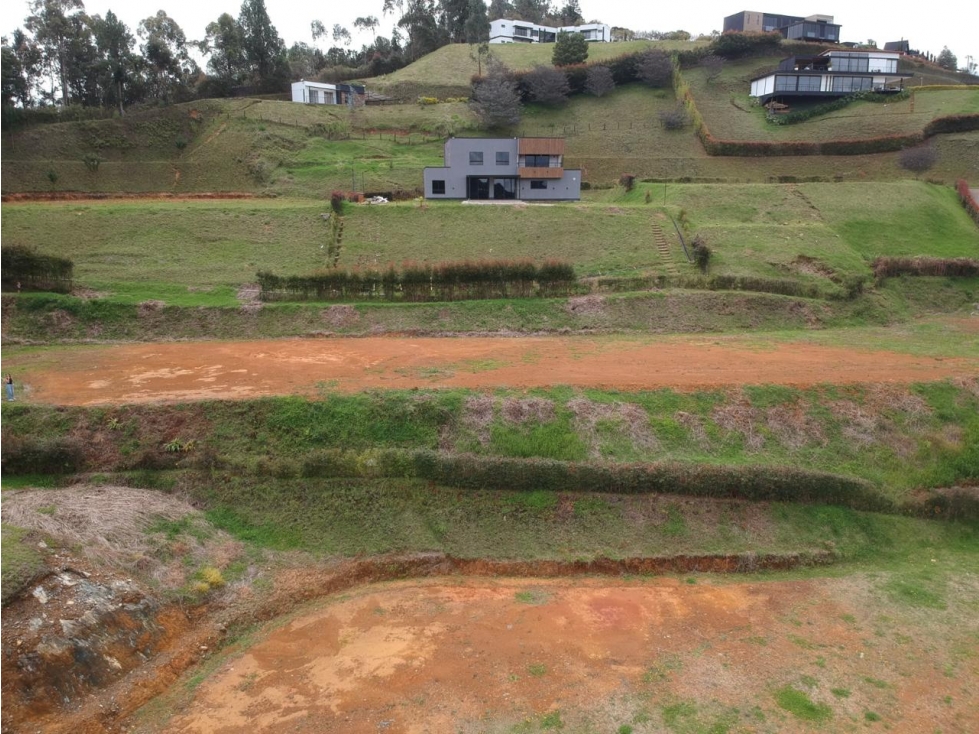 ENCANTADOR LOTE EN VENTA EN GUARNE — foto 6