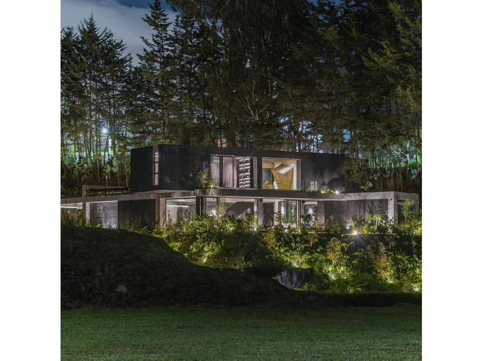 ESPECTACULAR CASA LUXURY EN VENTA ALTO DE PALMAS