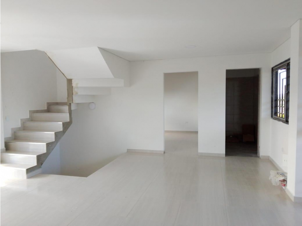 HERMOSA FINCA EN VENTA PARA ESTRENAR CERCA A LA AUTOPISTA — foto 6