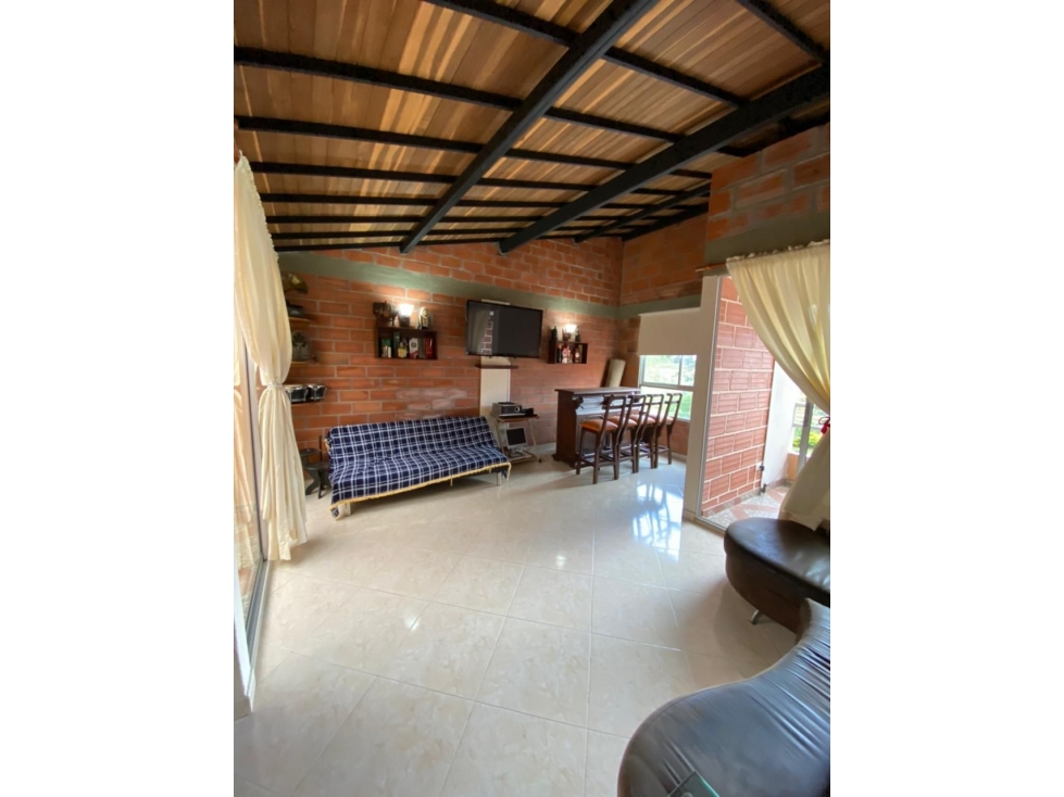 HERMOSO APARTAMENTO EN VENTA EN SEGUNDO PISO CON MANSARDA Ganga. — foto 4