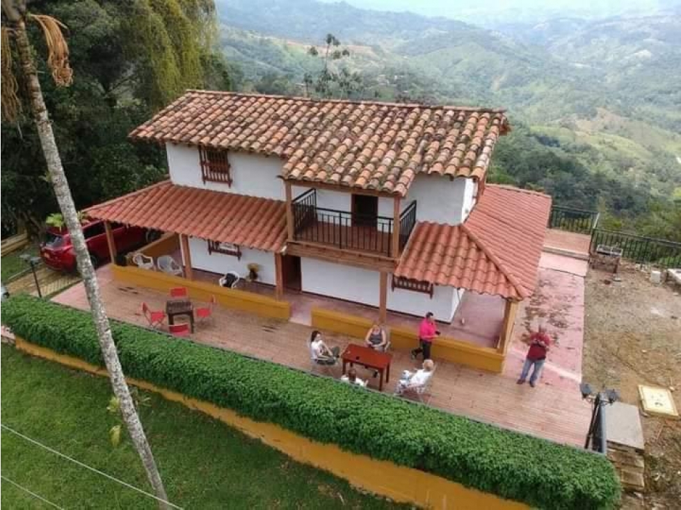 HERMOSA CASA FINCA EN VENTA COCORNA ANTIOQUIA - 1