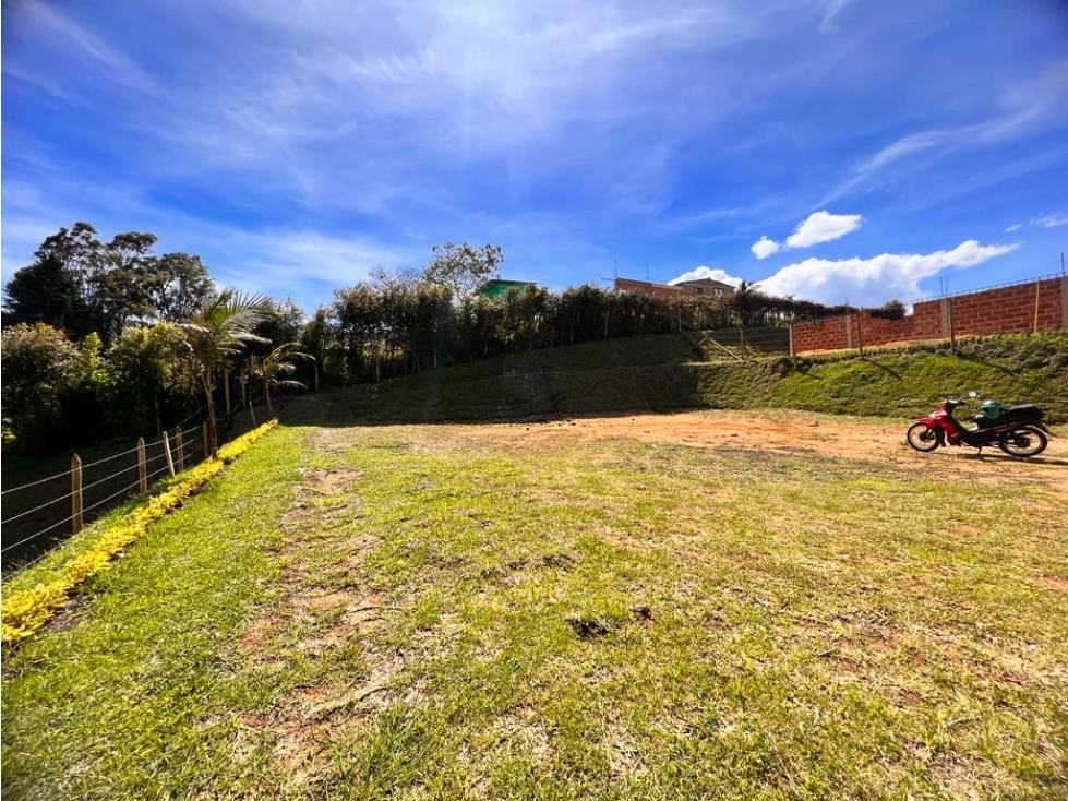 LINDO LOTE EN VENTA EN SEMIPARCELACIÓN EL CARMEN DE VIBORAL - 2