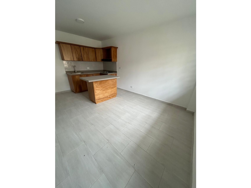 HERMOSO APARTAMENTO EN PRIMER NIVEL EN VENTA CARMEN-VIBORAL — foto 3