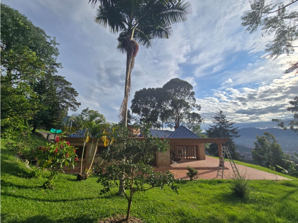 HERMOSA CASA FINCA EN VENTA LA LOMA DEL ESCOBERO ENVIGADO — foto 2