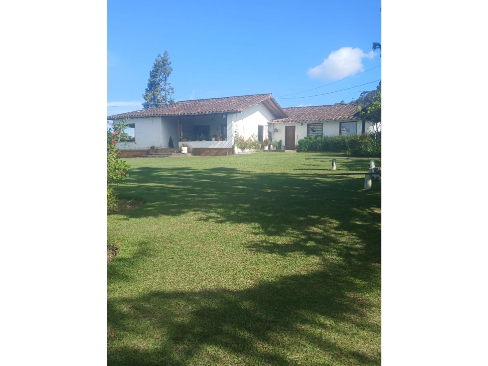 HERMOSA CASA FINCA EN EL CARMEN DE VIBORAL