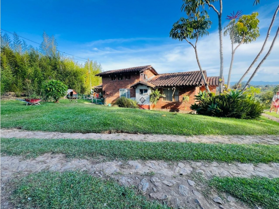 LINDA FINCA EN VENTA CERCA A LA AUTOPISTA MEDELLÍN BOGOTÁ — foto 2